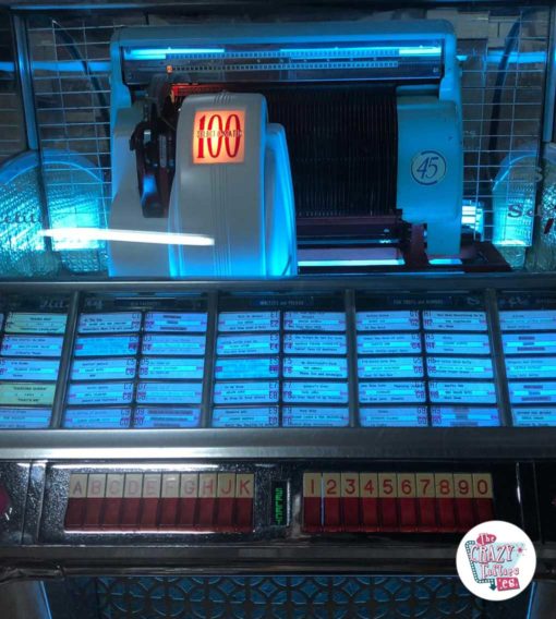 Jukebox Seeburg HF100 G sin restaurar funcionando