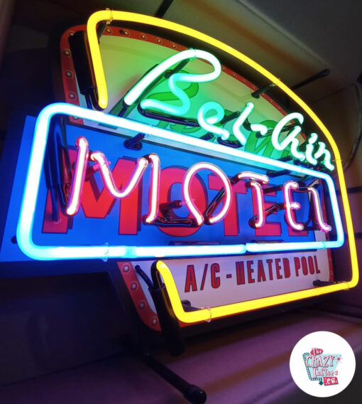 Neon Bel-Air Motel İşareti