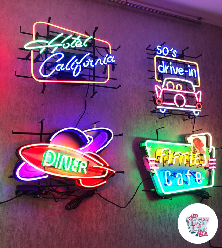 Плакат выставочного зала Neon Diner Rocket Space