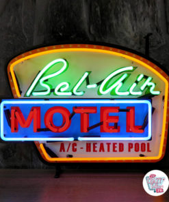 Neon Bel-Air Motel İşareti