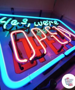 Cartel Neon Yes we're open bajo