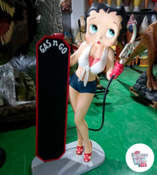 Betty Boop dekorasjonsfigur med tavle og bensinstasjonslange