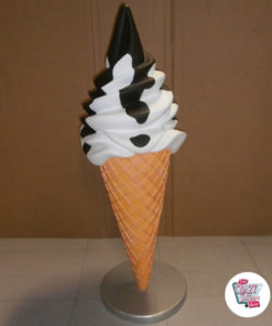 Ice Cream Sundae Cone Decoração Figura creme e chocolate