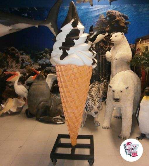 Ice Cream Sundae Cone Decoração Figura creme e chocolate
