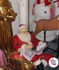 Şekil Dekorasyon Noel Noel Baba Mum ile Oturuyor