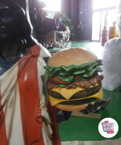 Figure alimentaire Statue de la Liberté Burger et crème glacée